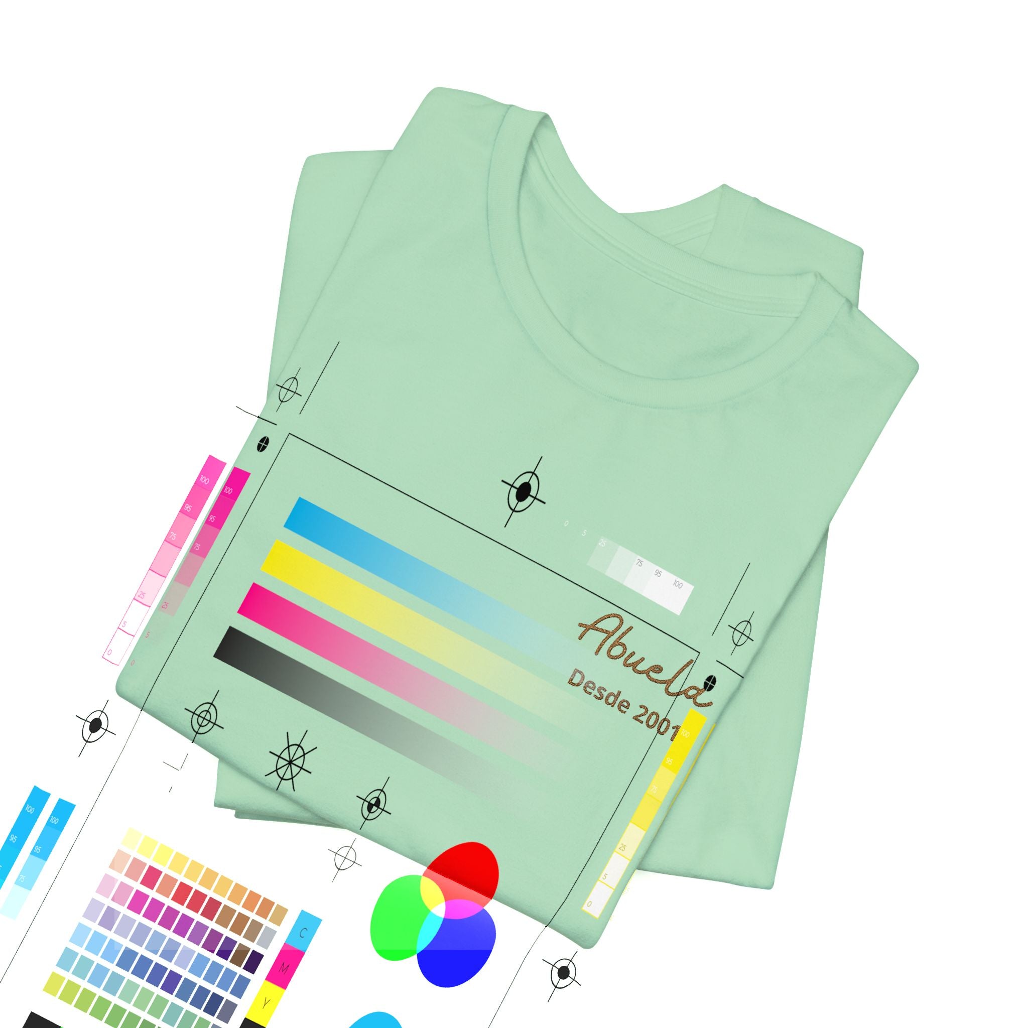 Camiseta bordada para abuela con fecha "Abuela desde" y nombres de los nietos en la manga