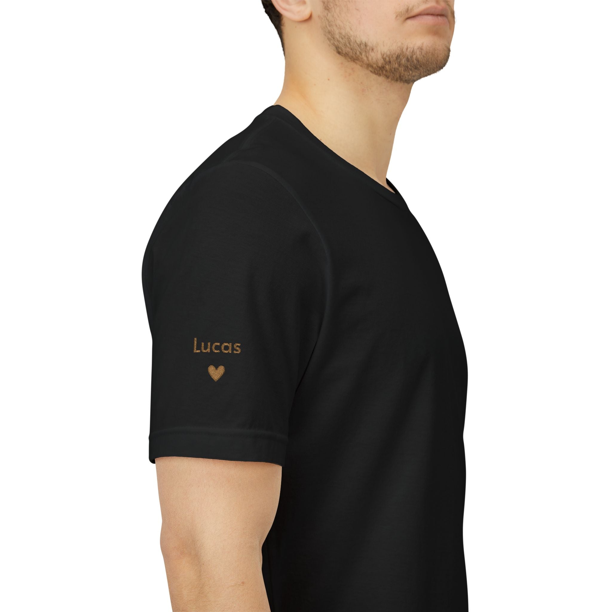 T-shirt Dad since date embroidered on heart and first names on sleeve