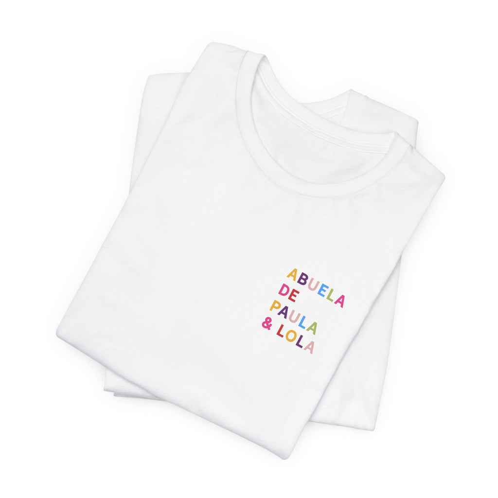 Camiseta personalizada para abuela con nombres multicolor